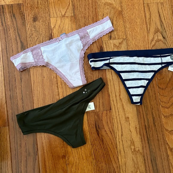 Size medium Women’s Aerie underwear - Picture 2 of 2